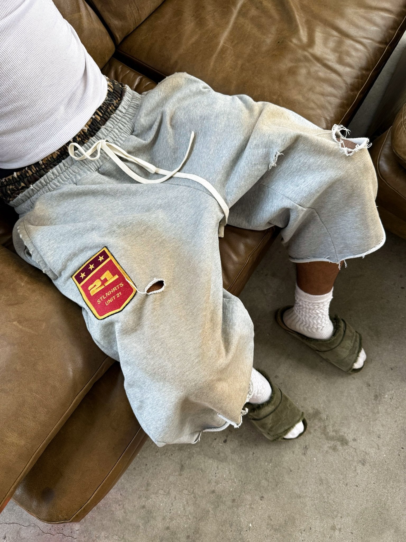 UNIT 21 BAGGY CAPRI - STLNHRTS
