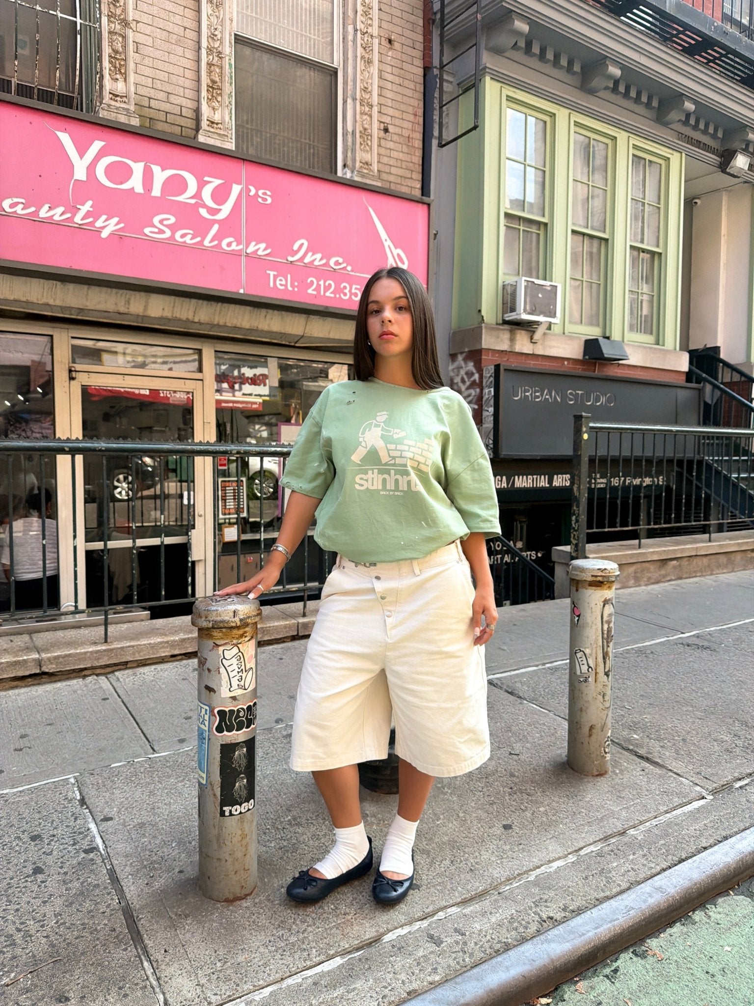 BRICK BY BRICK TEE - GREEN - STLNHRTS
