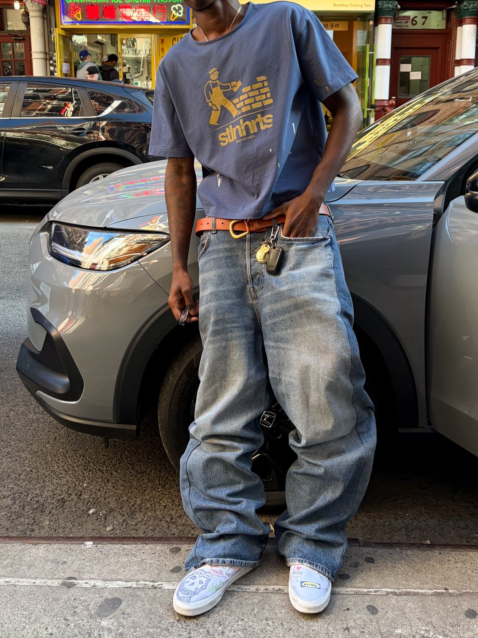 BRICK BY BRICK TEE - BLUE