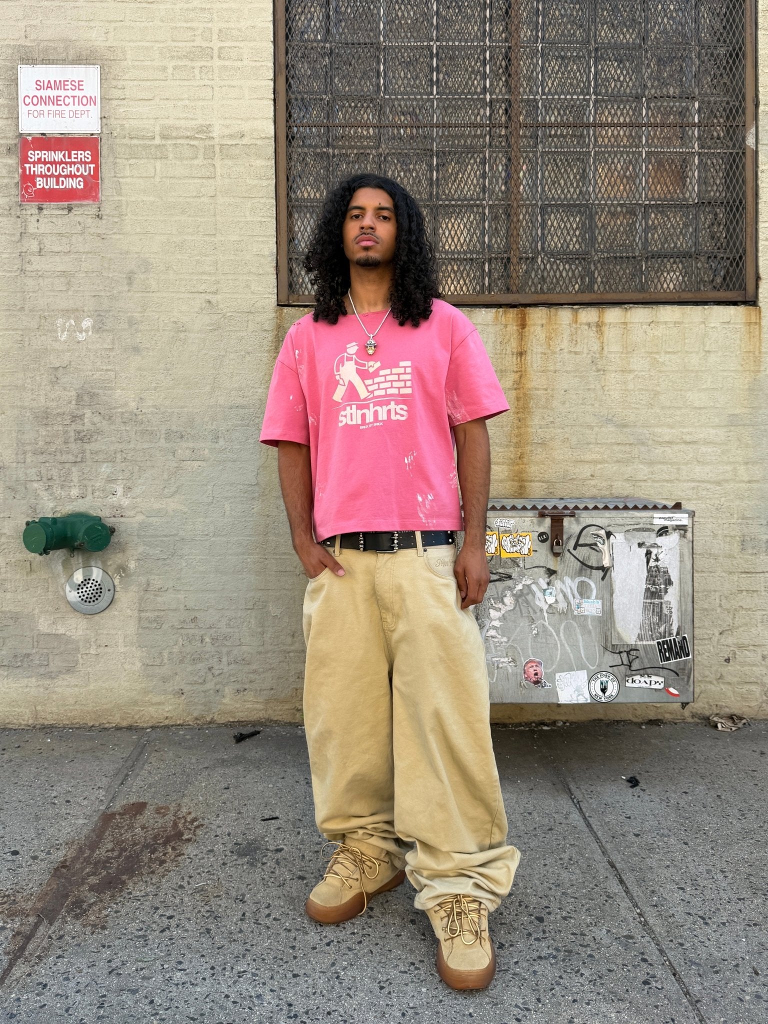 BRICK BY BRICK TEE - PINK - STLNHRTS