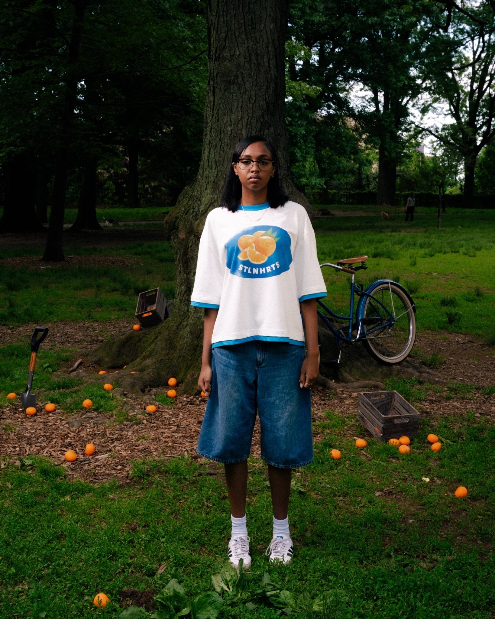 STICKER TEE - STLNHRTS